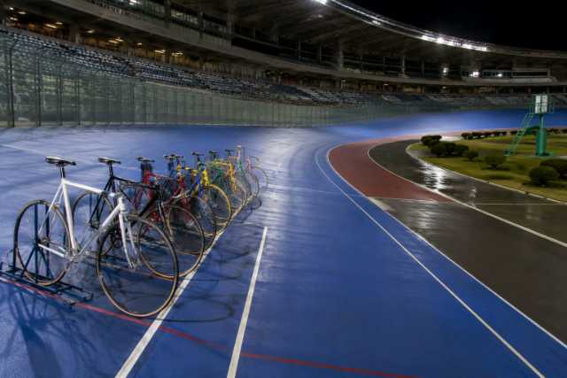 parked-keirin-bicycles